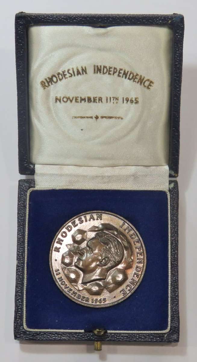 1965 Rhodesian Independence medallion - Bronze