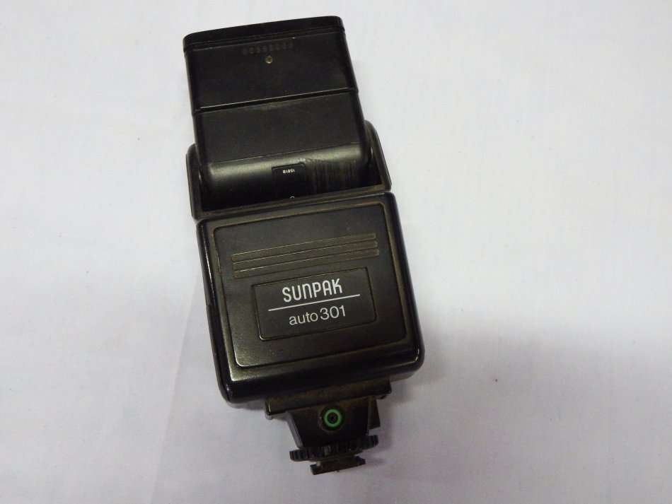 Vintage Sunpak Auto 301 camera flash - Not tested