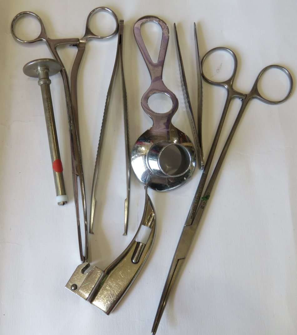 Lot of 8 medical tools