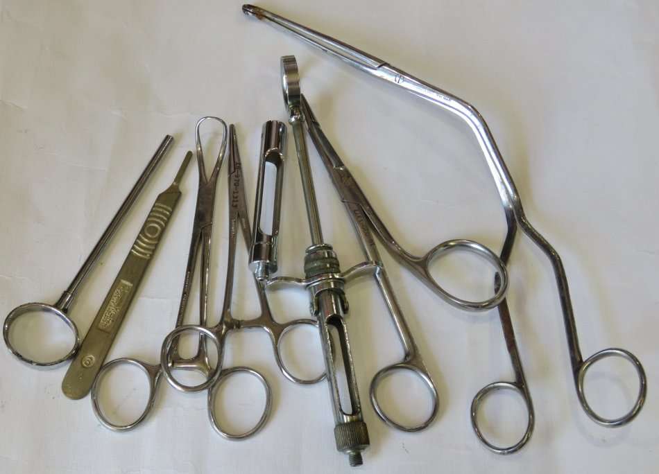 Lot of 8 medical tools
