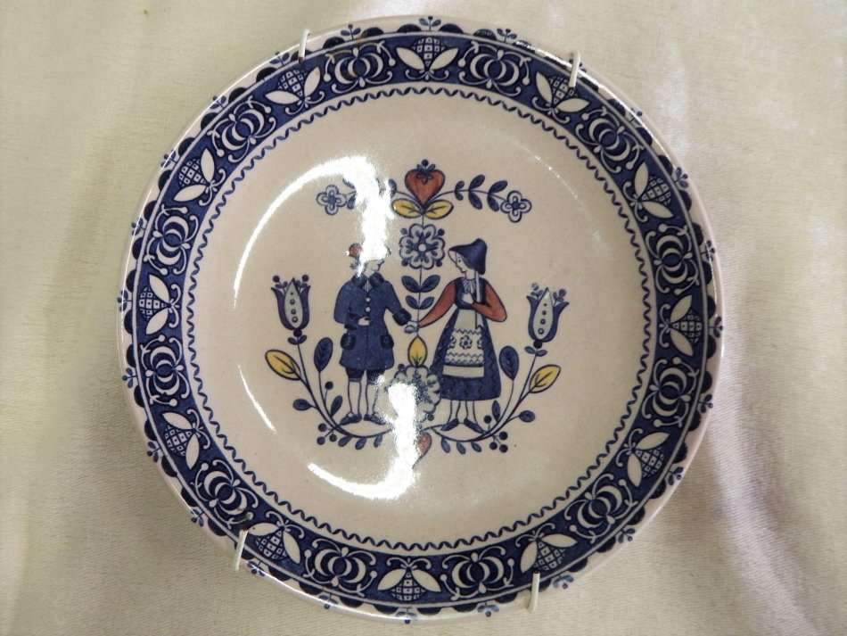 Johnson Brothers hearts and flowers plate