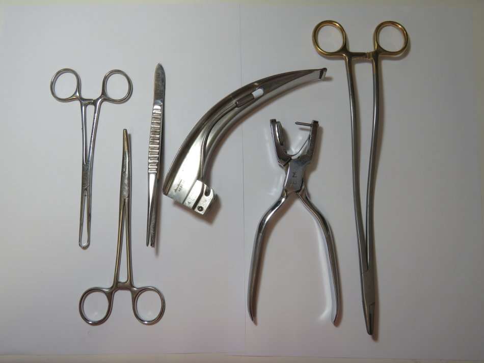 Lot of 6 medical tools