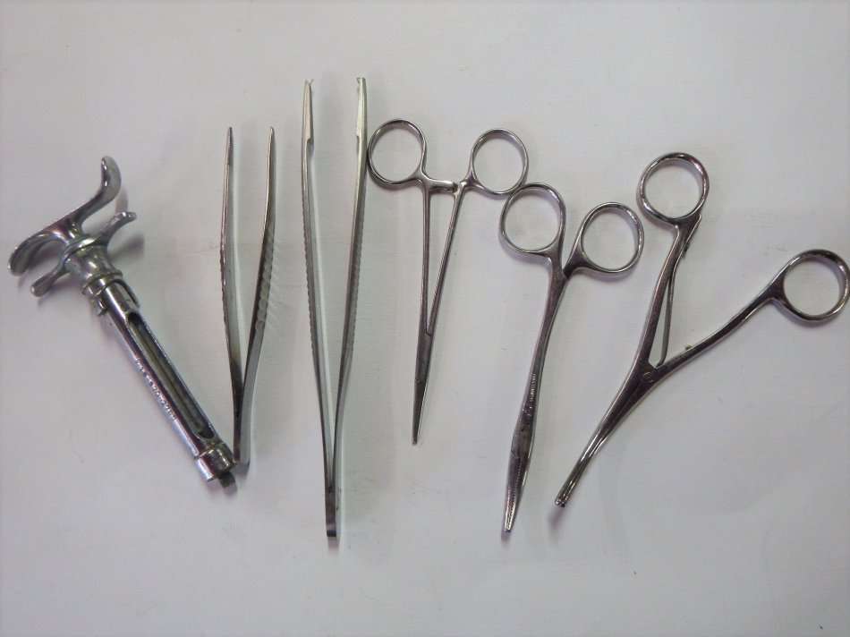 Lot of 6 medical tools