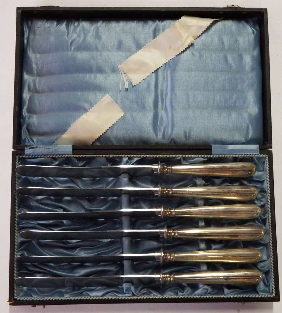 Set of 6 large table knives with 800 silver handles