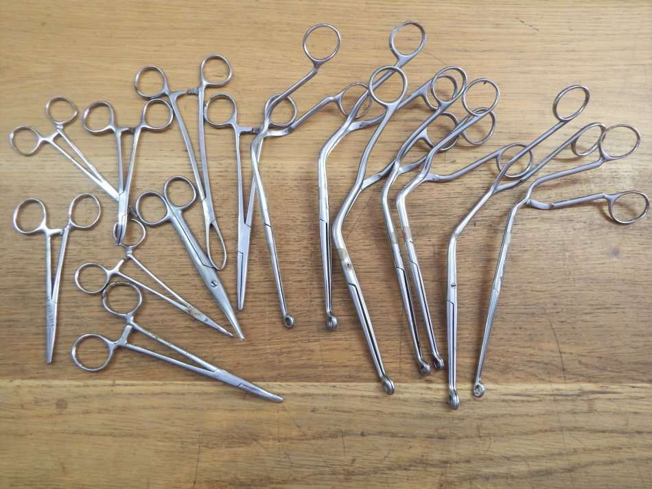 Lot of 15 medical tools