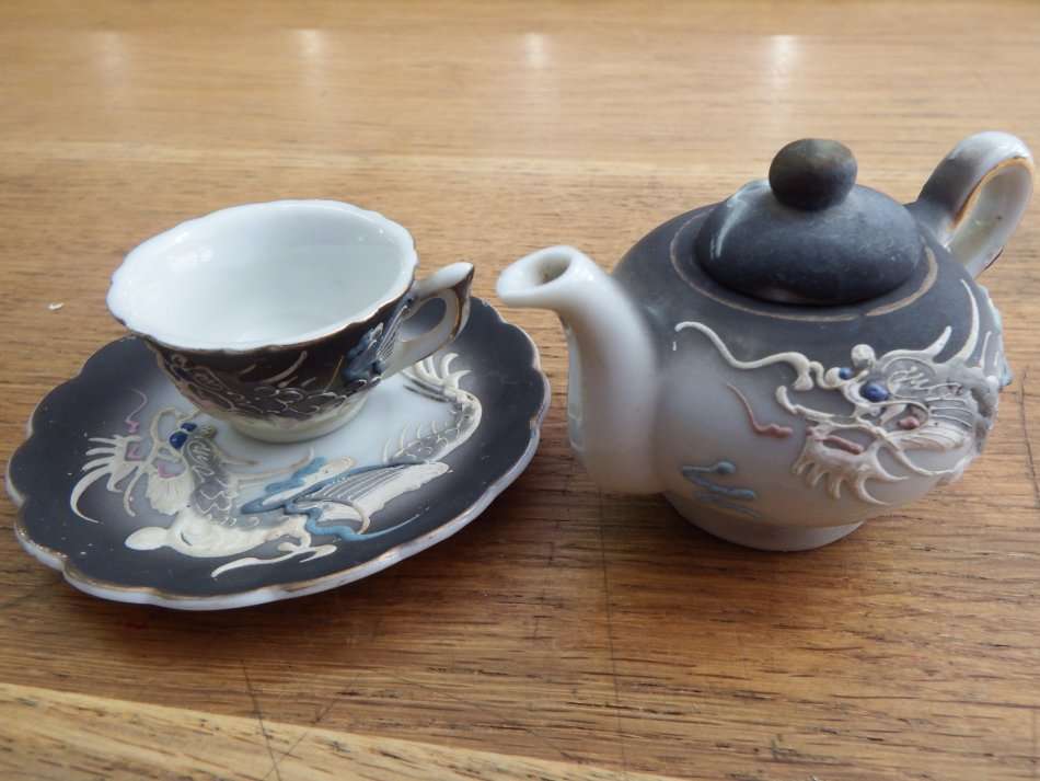 Japanese dragon motif miniature cup and saucer with mini tea pot