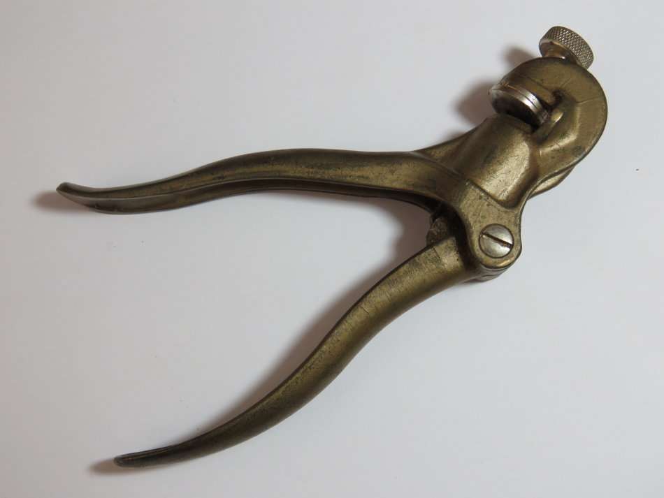 Eclipse No.77 saw blade tooth setter