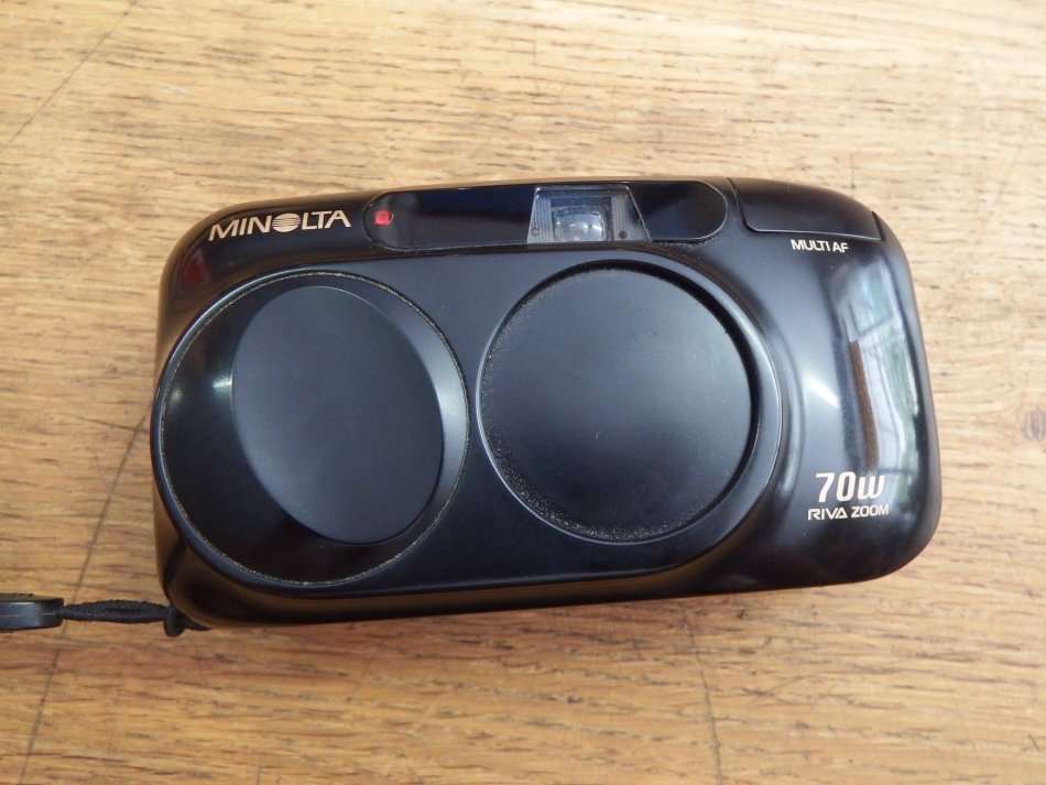 Vintage Minolta 70 W Riva zoom 35mm camera