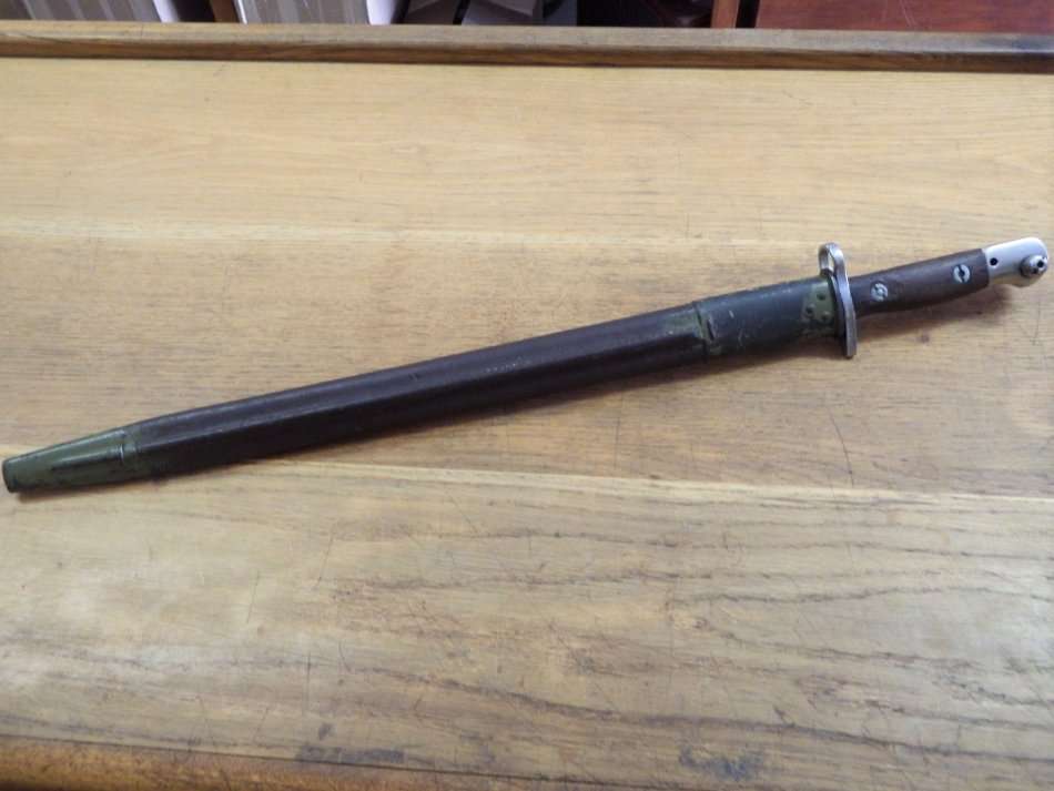 WW2 Australian 1907 pattern 303 bayonet -Manufactured in Lithgow with Slazenger handle - Issued 1942