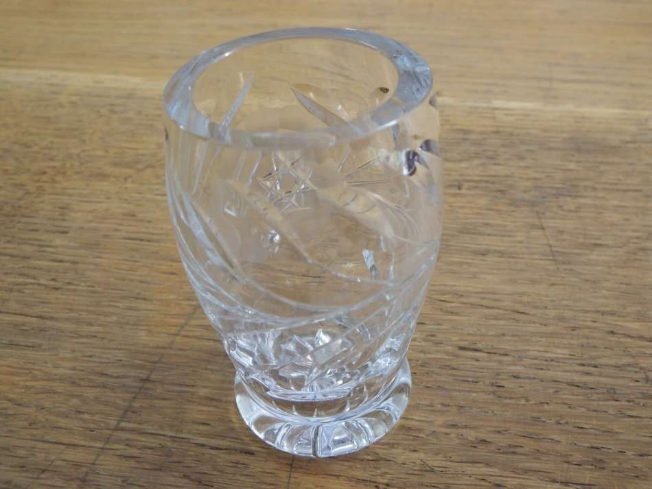 Small crystal glass flower vase