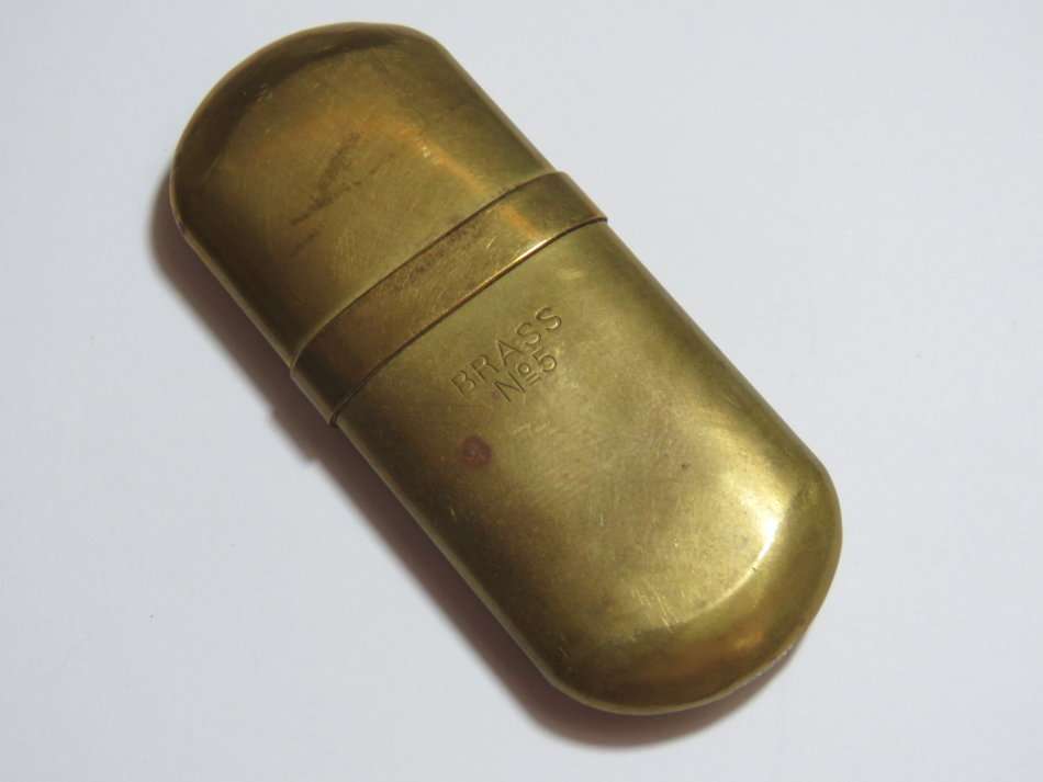 Antique brass No. 5 pocket lighter - Not working
