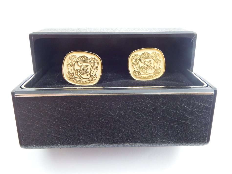 Pair of vintage Chiva Regal cufllinks