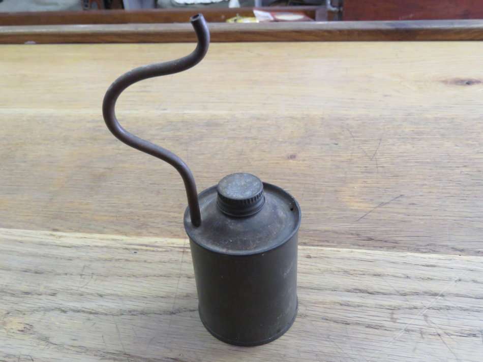 Vintage Spirits dispenser tin for primus