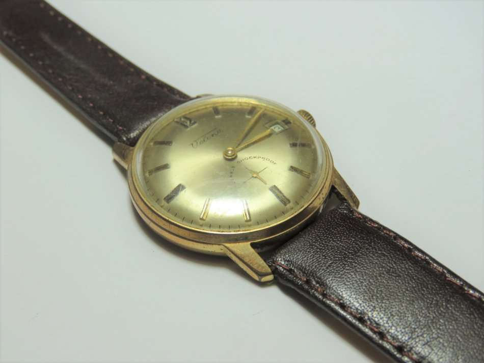 Vintage Velona manual wind mens watch - Working