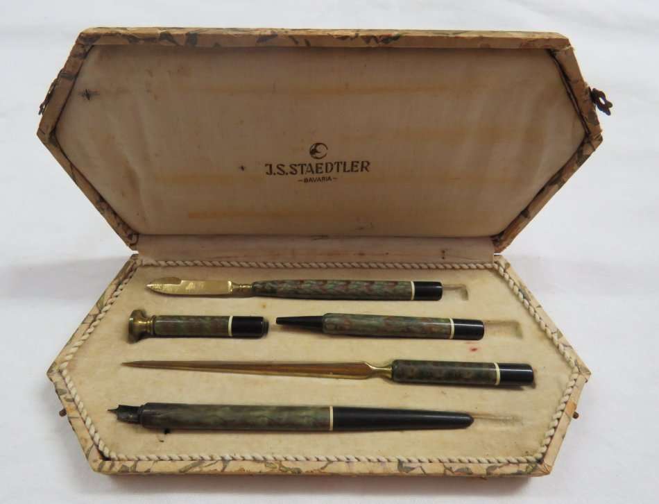Vintage Staedtler writing set - Fountain pen case cracked