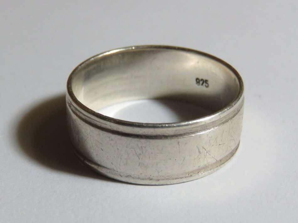 Sterling silver mens ring - Weighs 4,9 grams - Size V/W