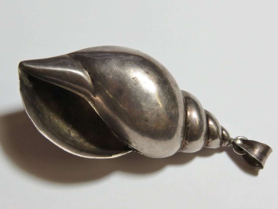 Sterling silver shell shaped pendant - Weighs 13,5 grams