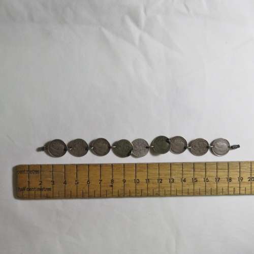 Silver British tickey coin bracelet - Weighs 13,7 grams