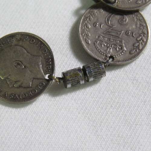Silver British tickey coin bracelet - Weighs 13,7 grams
