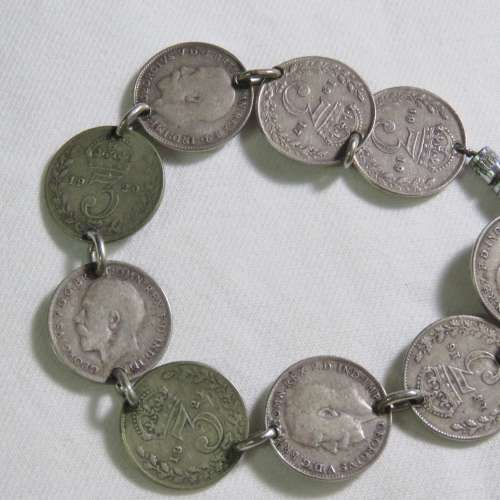Silver British tickey coin bracelet - Weighs 13,7 grams