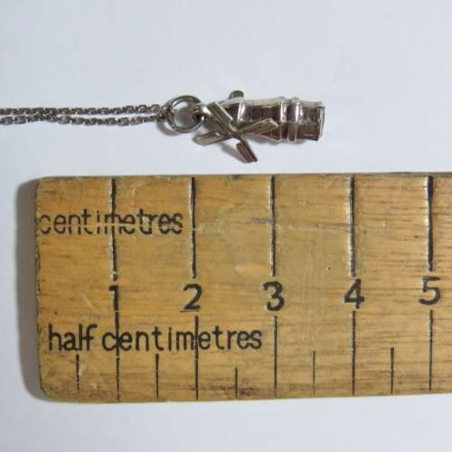 Sterling silver necklace with dutch windmill pendant - Weighs 2,2 grams