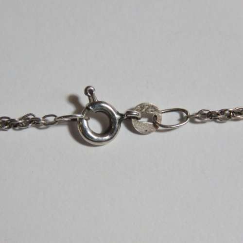 Sterling silver locket pendant with silver necklace - Weighs 8,9 grams