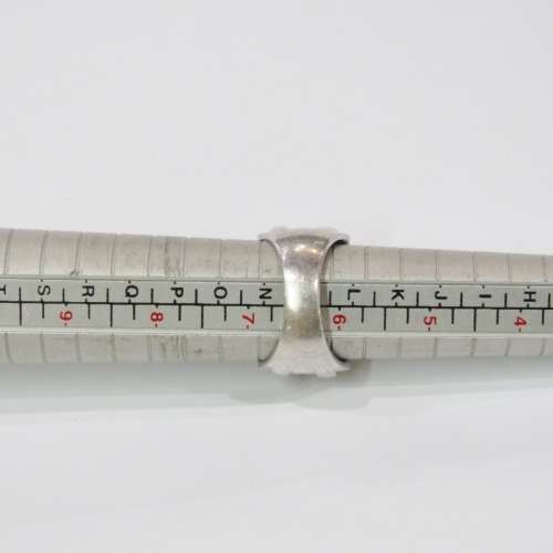 Sterling silver crossover band ring with Cubic Zirconia - Weighs 6,8 grams - Size M