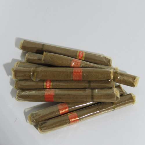 Ritmeester dice shaped cigar case with old cigars