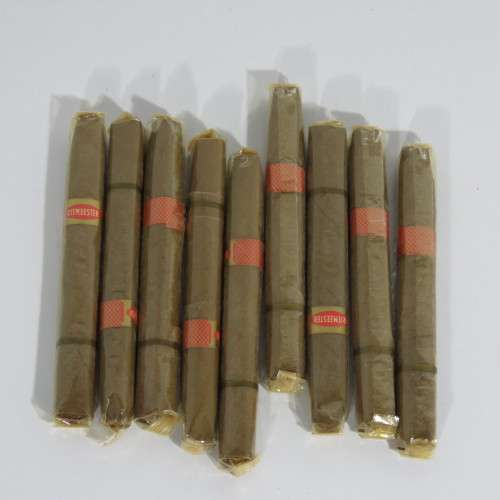 Ritmeester dice shaped cigar case with old cigars