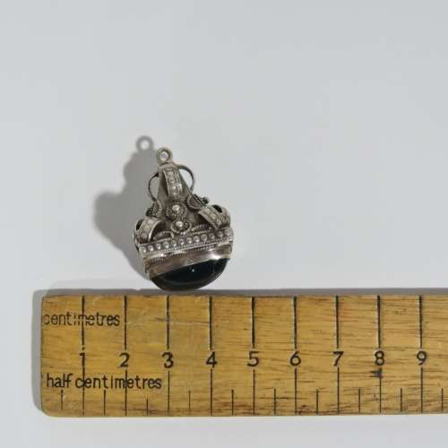 Antique silver pendant with semi-precious stone - Weighs 11,4 grams
