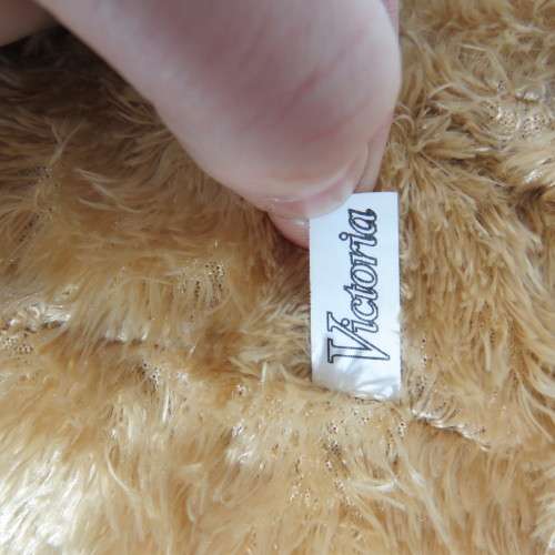 Victoria teddy bear on stand - Length 45 cm