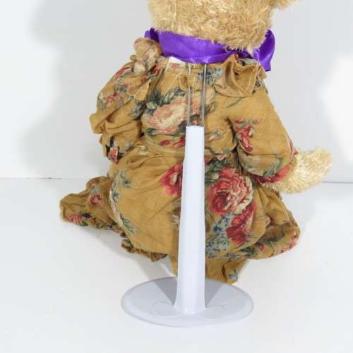 Victoria teddy bear on stand - Length 45 cm