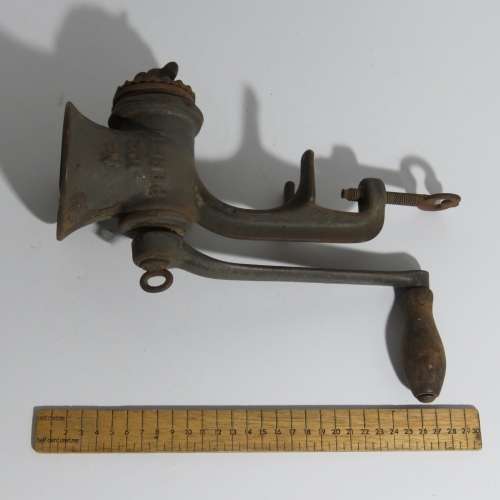 Vintage Husqvarna No.102 Perfect meat mincer with extra attachments