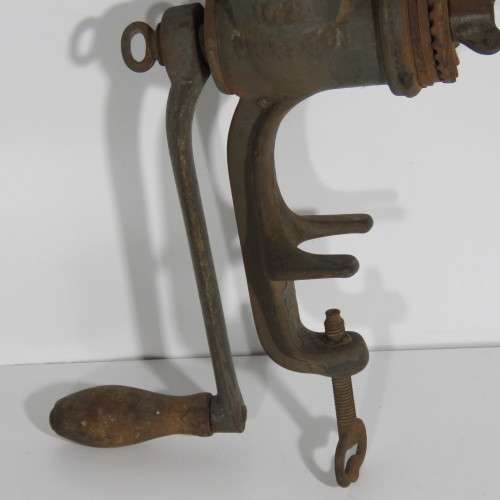 Vintage Husqvarna No.102 Perfect meat mincer with extra attachments