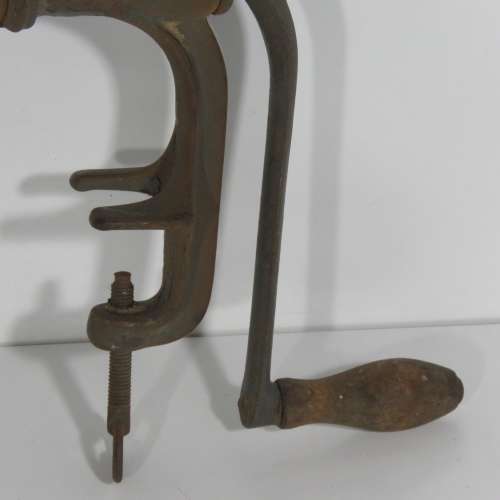 Vintage Husqvarna No.102 Perfect meat mincer with extra attachments