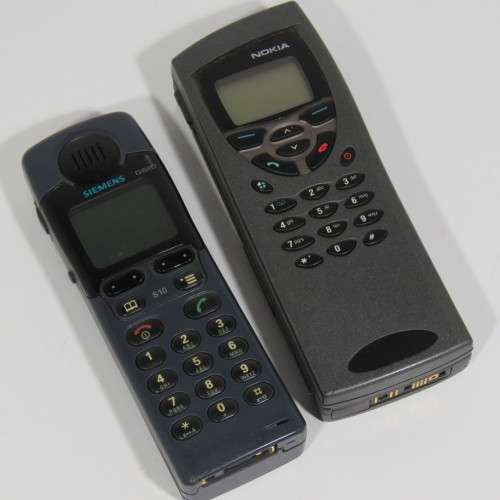 Lot of 2 vintage cellphones - Nokia and Siemens S10 - Not tested - No chargers