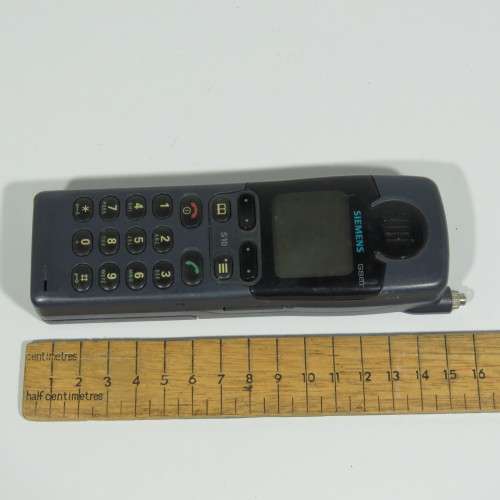 Lot of 2 vintage cellphones - Nokia and Siemens S10 - Not tested - No chargers