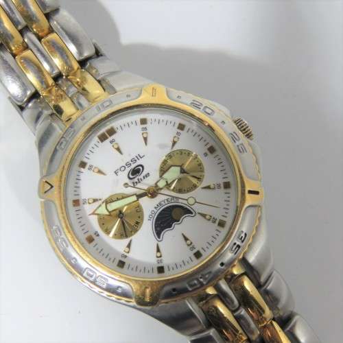 Fossil Blue BQ-9145 quartz mens watch - Scratched lens