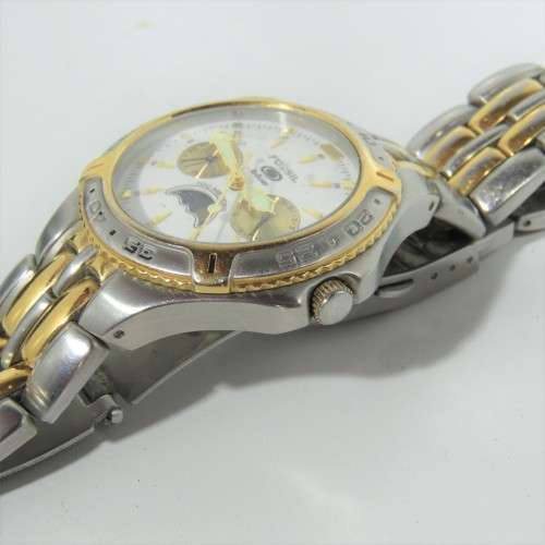 Fossil Blue BQ-9145 quartz mens watch - Scratched lens