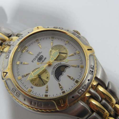 Fossil Blue BQ-9145 quartz mens watch - Scratched lens