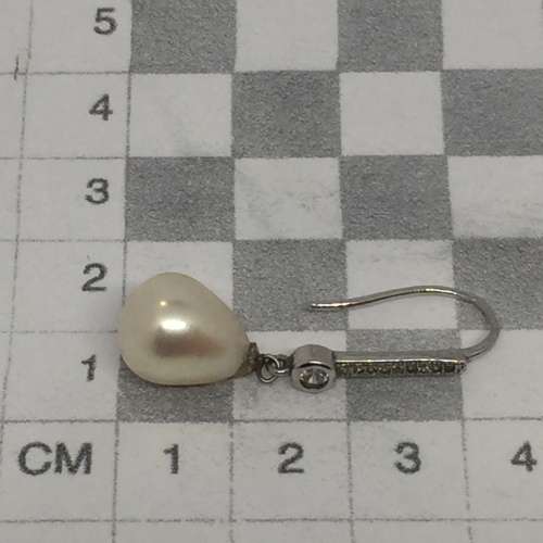 Pair of sterling silver pearl earrings with cubic zirconias - weighs 4.4g