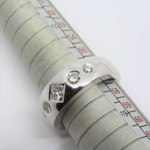 18kt White gold diamond ring with 5 diamonds - Size: P 1/2 - Princess cut about 0.80ct