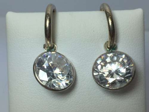 Pair of sterling silver earrings - weighs 6.2g