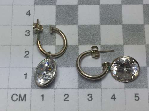 Pair of sterling silver earrings - weighs 6.2g