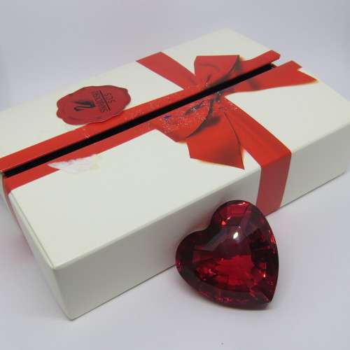 Swarovski SCS red heart in special box
