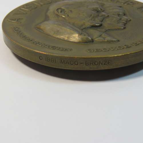 Large brass medallion - USA - Ronald Reagan and George Bush