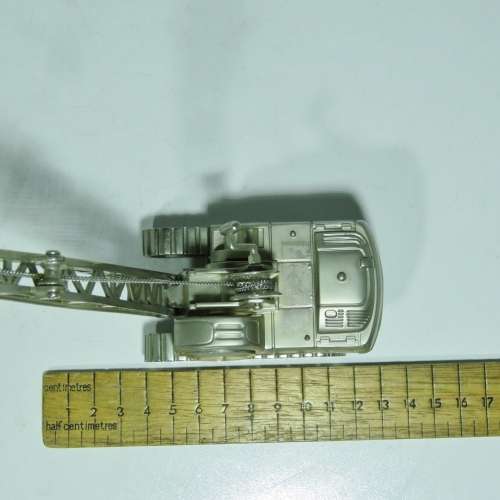 Construction crane metal model desk clock - Needs new battery