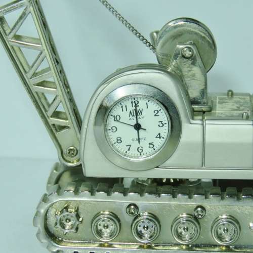 Construction crane metal model desk clock - Needs new battery