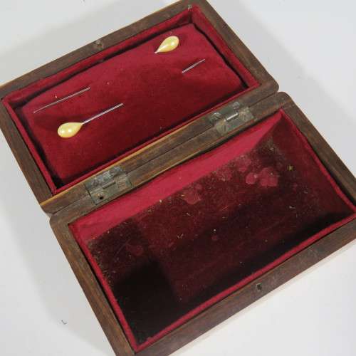 Vintage wooden trinket box with letter "E" inlay