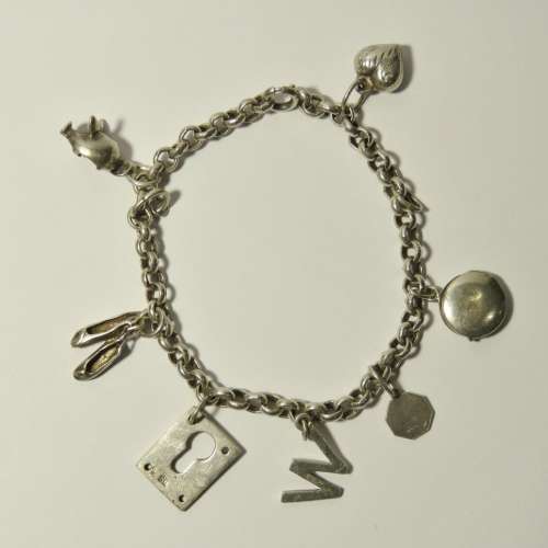 Sterling silver charm bracelet - Weighs 16,6 grams